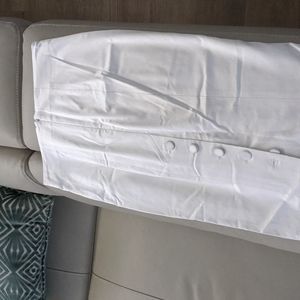 Bebe size 4 white skirt